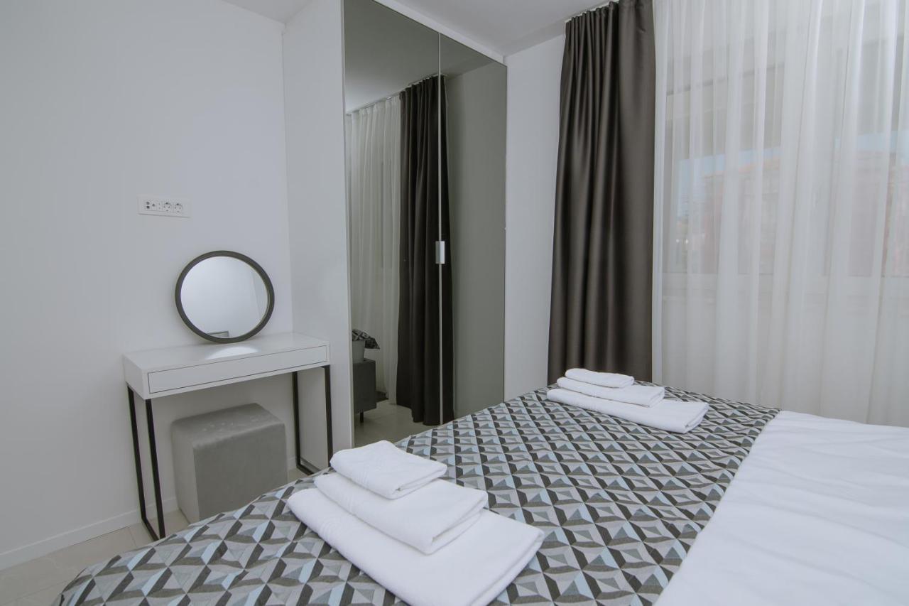 Apartments Adriatic Pearl Trogir Bagian luar foto