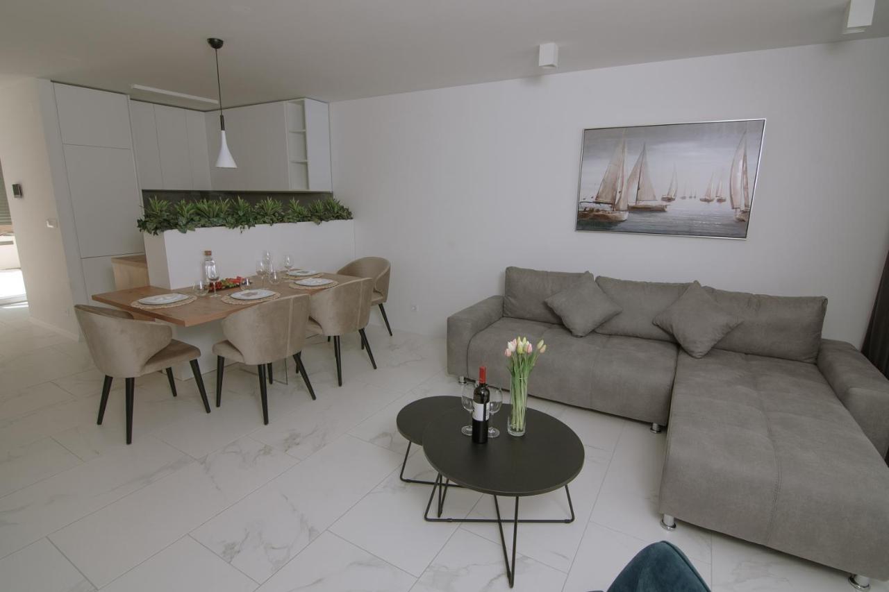Apartments Adriatic Pearl Trogir Bagian luar foto