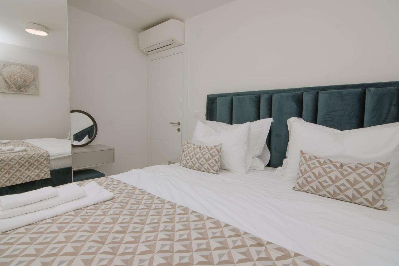 Apartments Adriatic Pearl Trogir Bagian luar foto