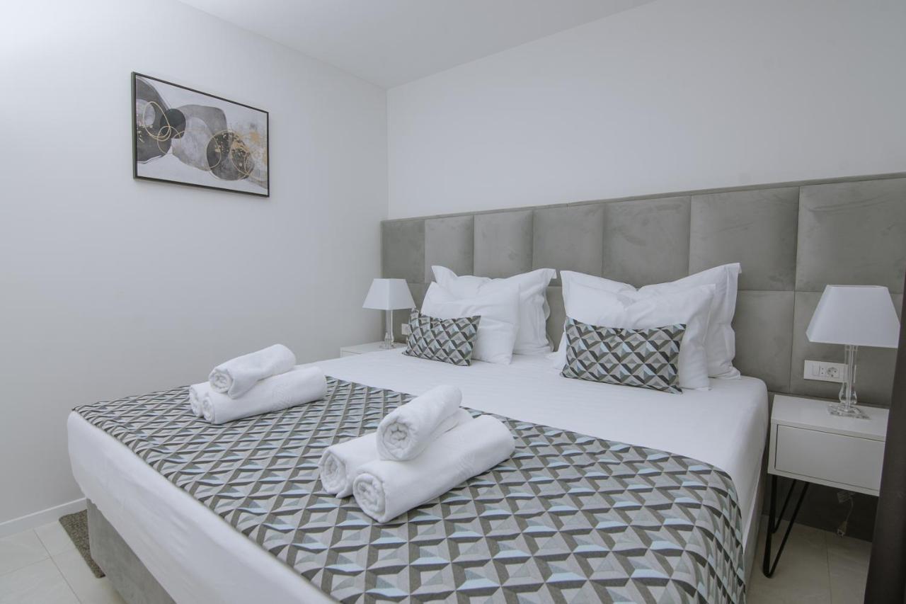 Apartments Adriatic Pearl Trogir Bagian luar foto